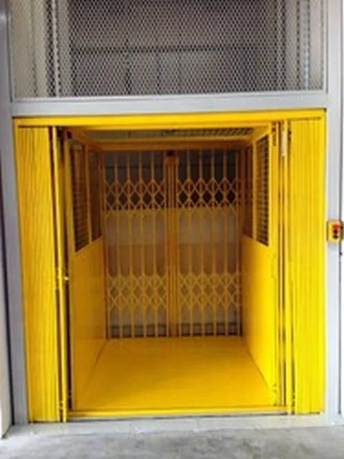 Instalação de elevadores de carga